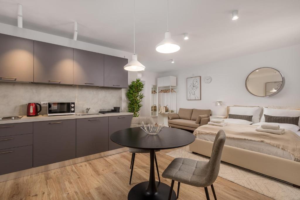 Main Street Apartments 2 - Standard Studio