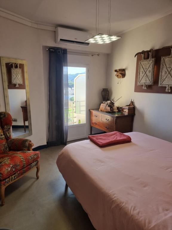 A bed or beds in a room at Appartement Cala Blanca