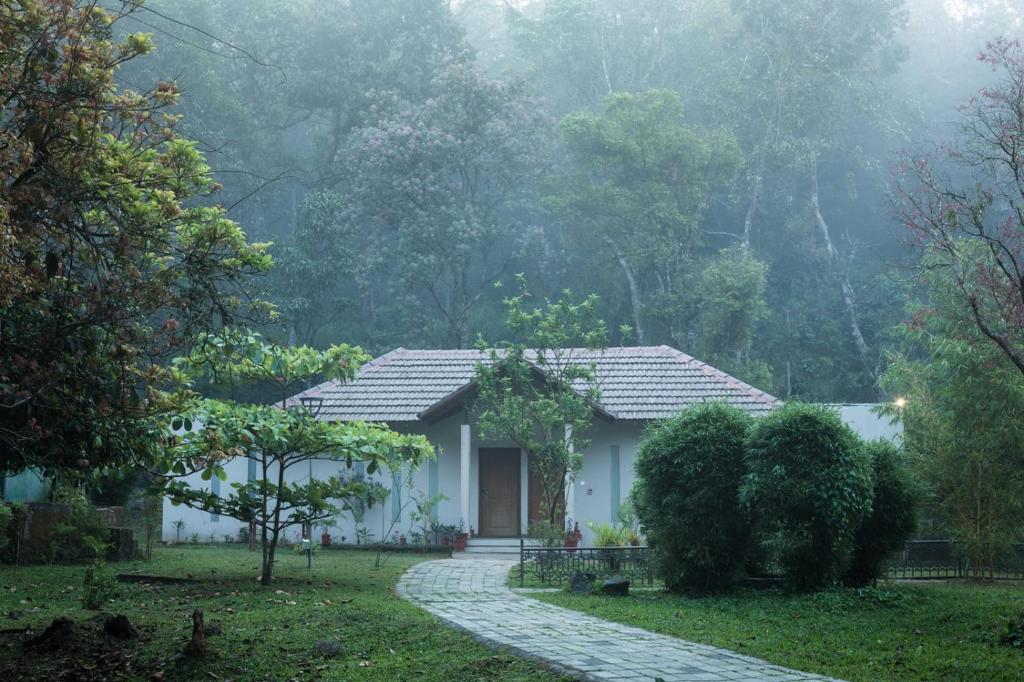 Zahrada ubytování Abad Brookside Wayanad