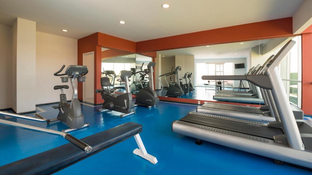 Fitness centrum a/nebo fitness zařízení v ubytování Camino Real Pachuca
