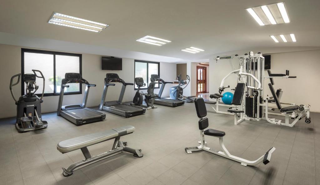 Fitness centrum a/nebo fitness zařízení v ubytování Camino Real Guadalajara