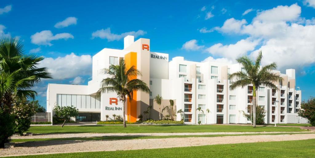 Real Inn Cancún: Hospedaje moderno en el Caribe Mexicano
