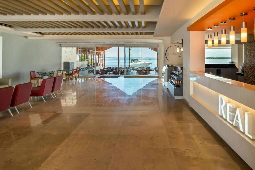 Posezení v ubytování Real Inn Cancún