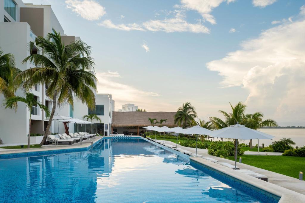 Bazén v ubytování Real Inn Cancún nebo v jeho okolí