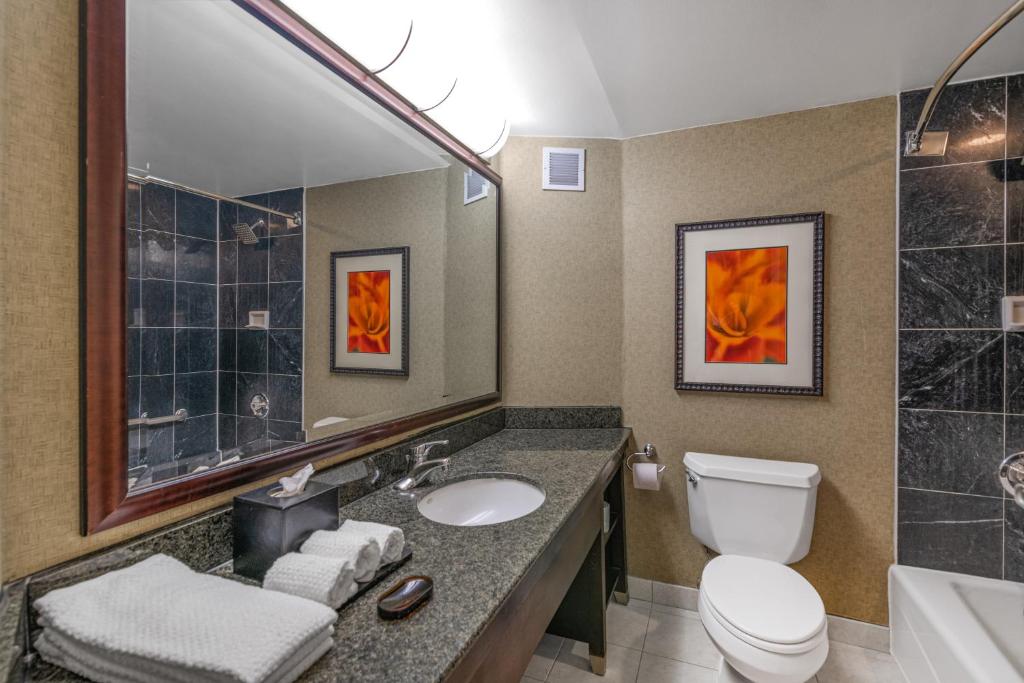 Koupelna v ubytování Harmony Suites Secaucus Meadowlands
