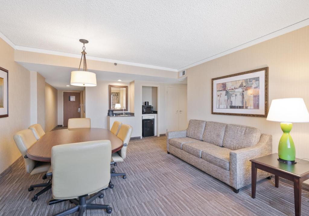 Posezení v ubytování Harmony Suites Secaucus Meadowlands
