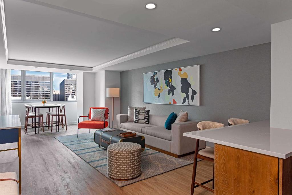 The Royal Sonesta Chicago Downtown - One-Bedroom Royal Suite