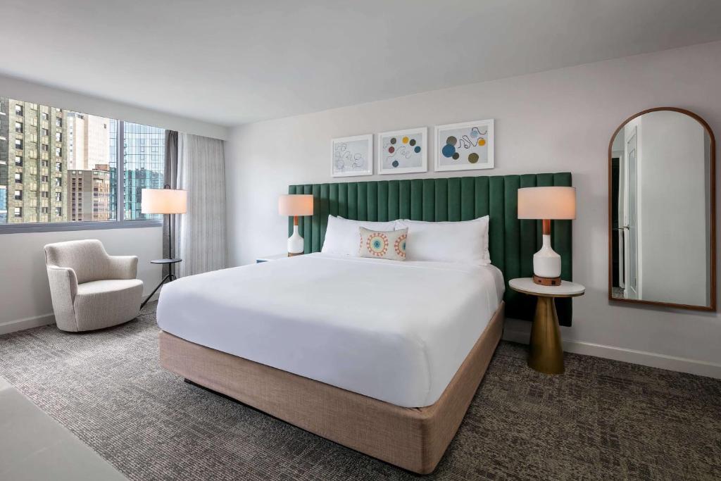 The Royal Sonesta Chicago Downtown - King City View