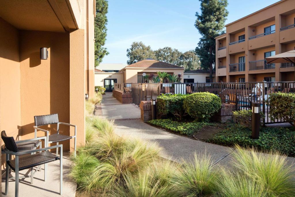 Sonesta Select Los Angeles LAX El Segundo - Double Room