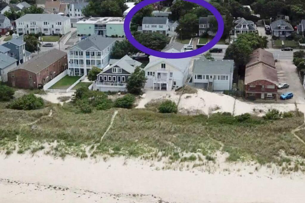Sunny Cottage at Ocean View Beach Norfolk - Housity