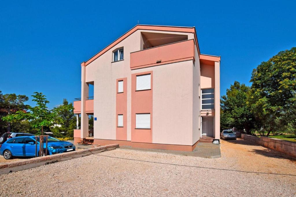 Budova, v ktorej sa apartmán nachádza