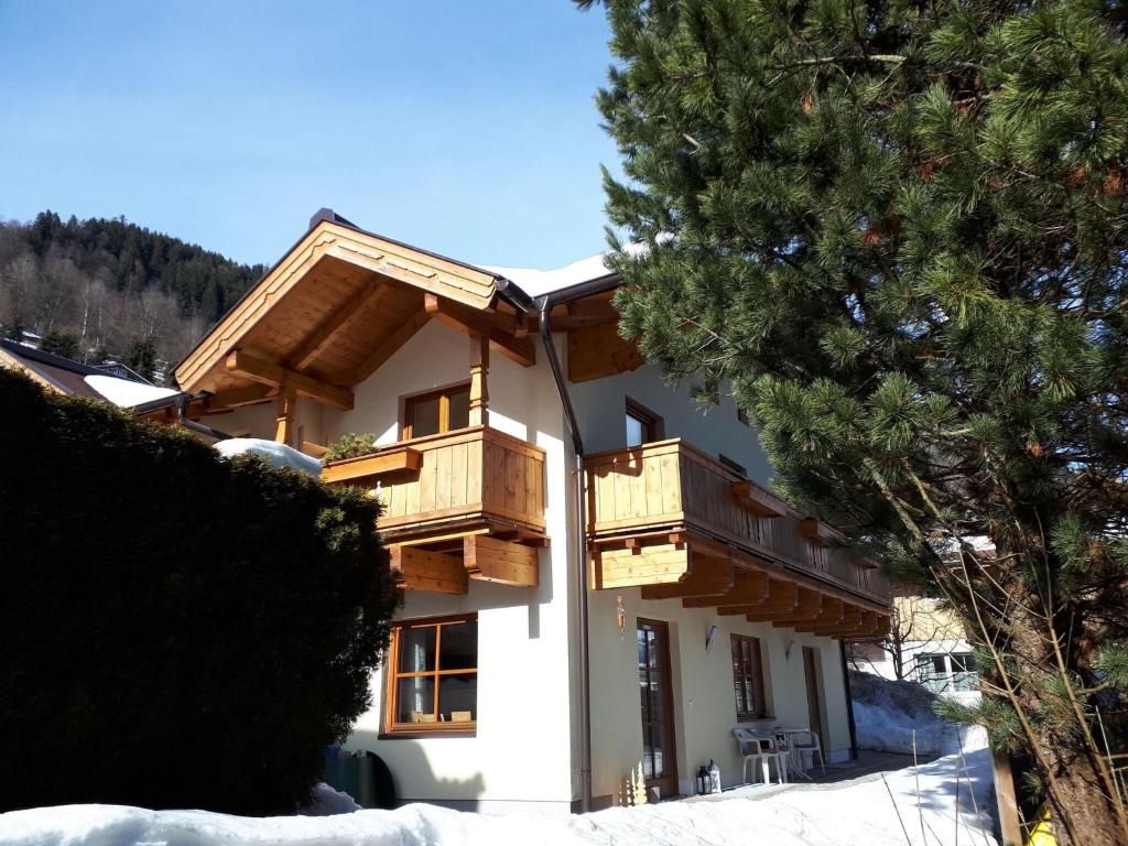 The building in which Az apartmant is located