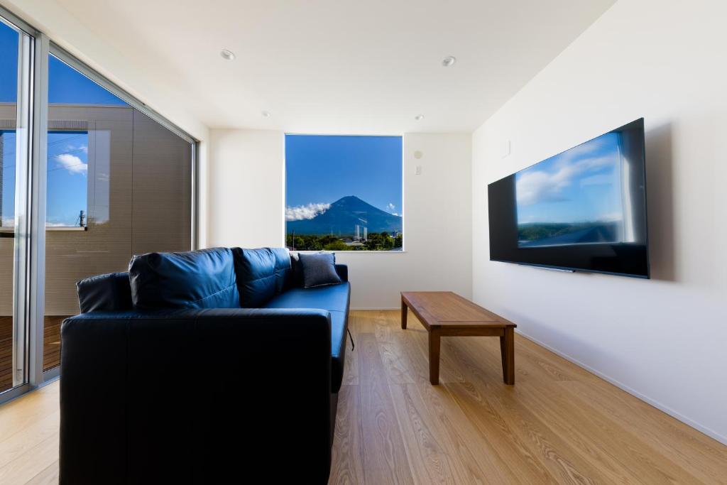 Зона вітальні в Frame View Mt.Fuji -east-