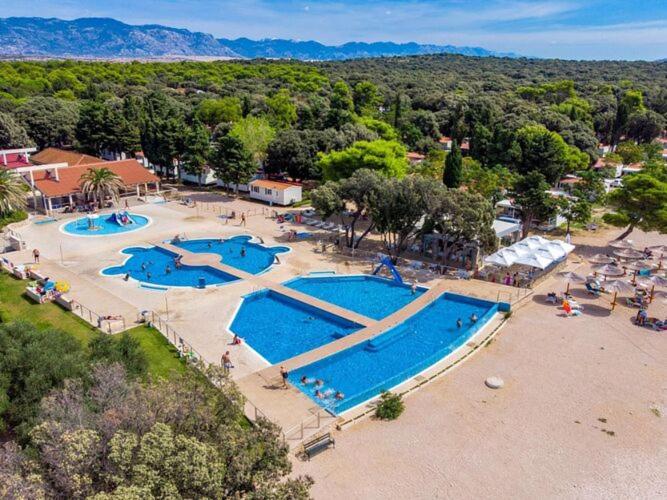 Mobile home Melia in caravan park Strasko