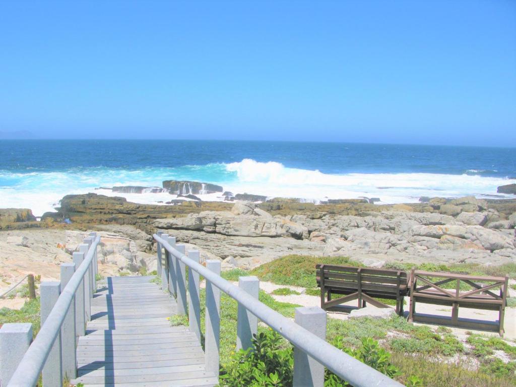 Beachfront House - Hermanus Whale View - Villa