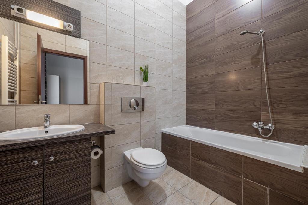 Full Moon Budapest - Resim 40