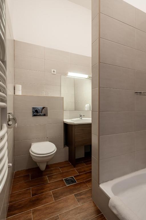 Full Moon Budapest - Resim 38