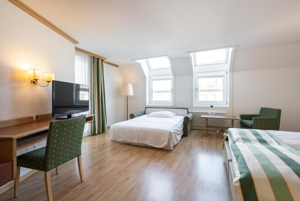 Ambassador Self Check-in Hotel - Resim 18