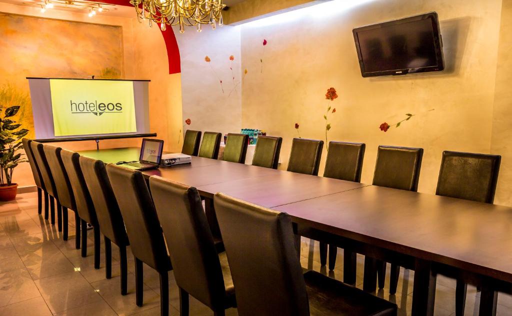 TV a/nebo společenská místnost v ubytování Hotel EOS