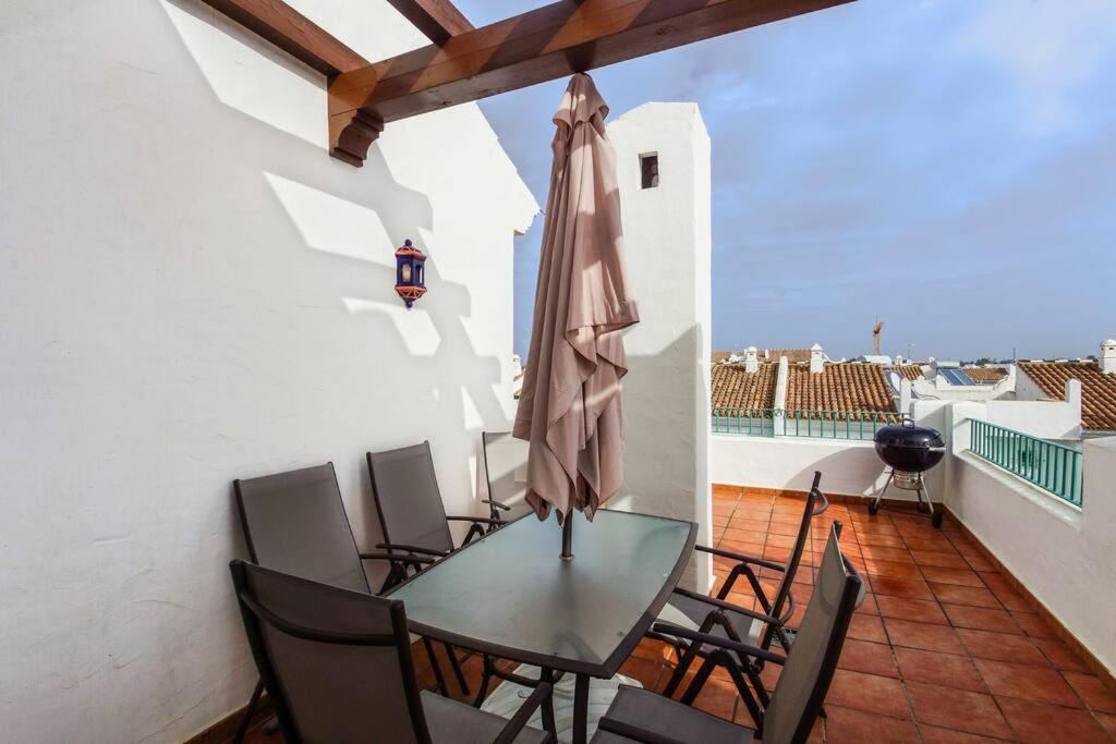 Lovely 1 bed Attic Apartment, Private Community, Rota ...