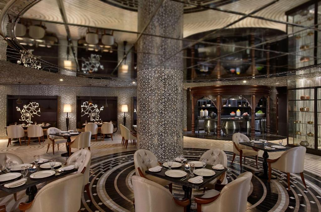 Restaurace v ubytování Hyatt Regency Gurgaon