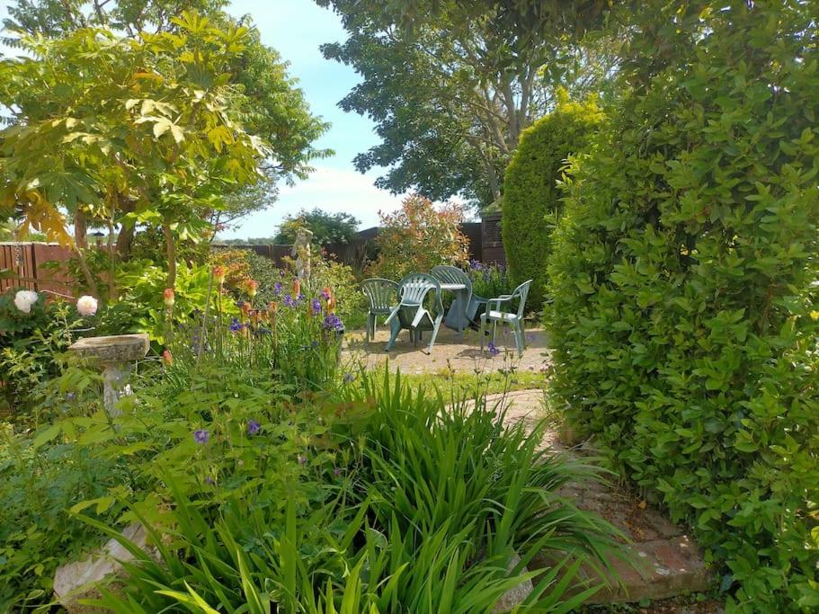 Stile cottage, Bognor Regis (updated prices 2024)