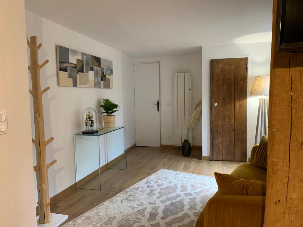 L'Ecole des Demoiselles - 2