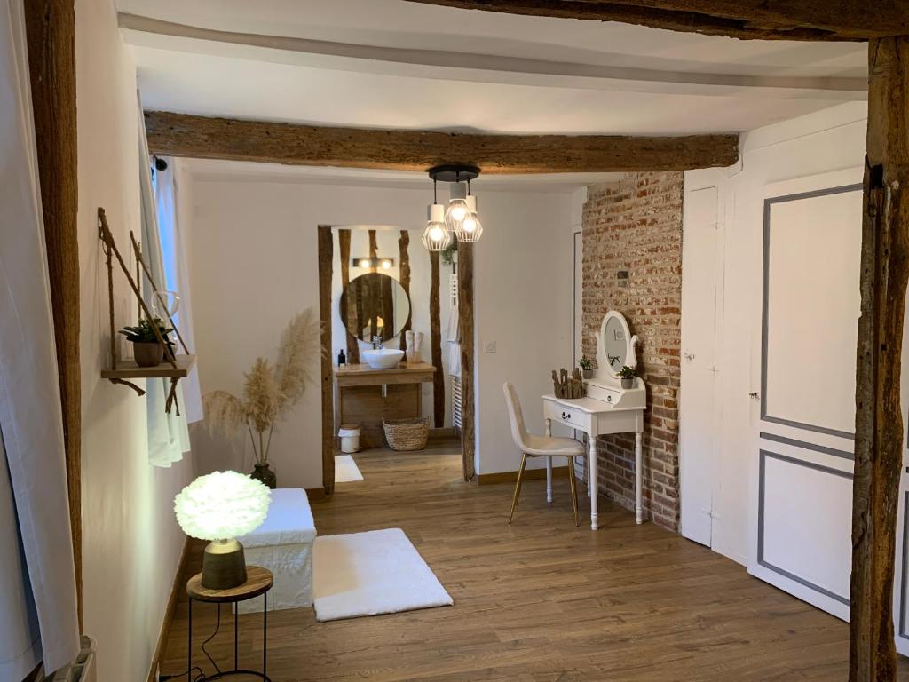 L'Ecole des Demoiselles - 3