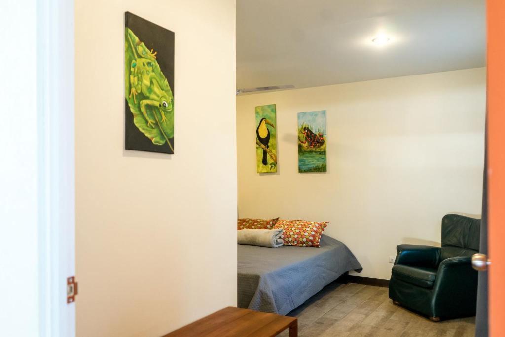 Postel nebo postele na pokoji v ubytování Terida Airport B&B
