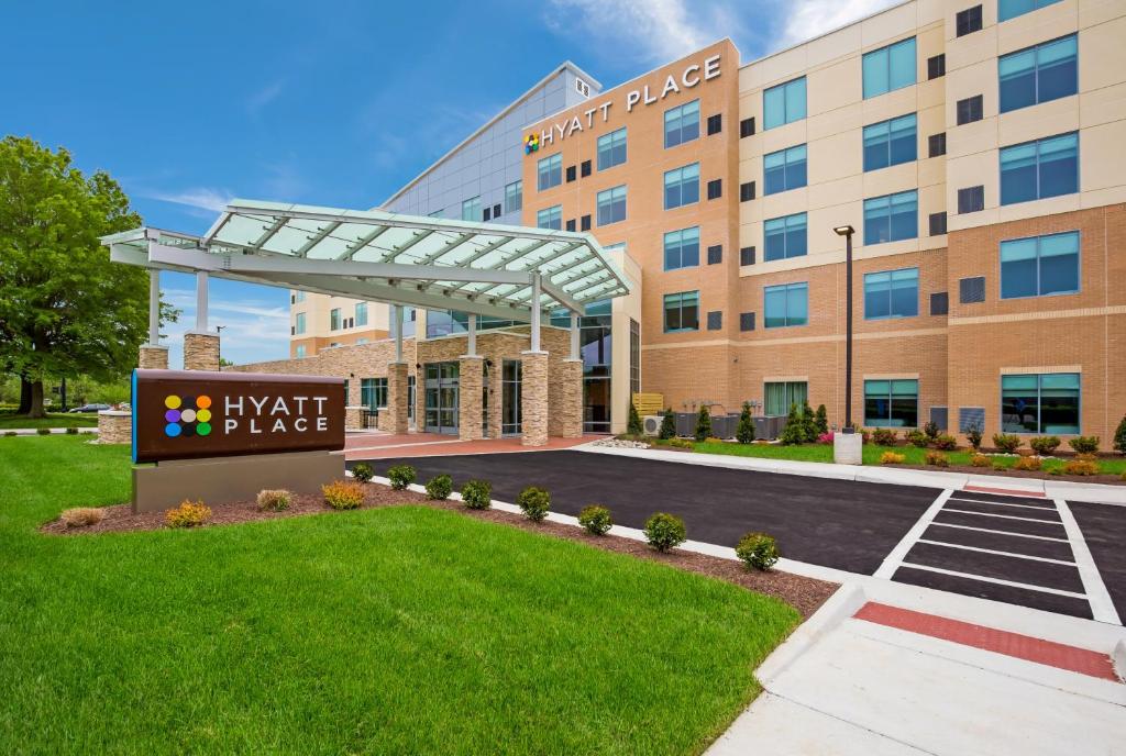 a rendering of the front of the newark palace hotel at Hyatt Place Hampton Convention Center in Hampton