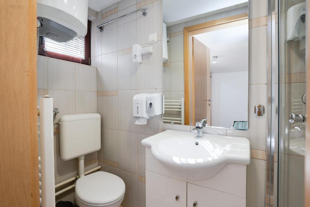 Koupelna v ubytování Hotel Vamos Sarajevo, b&b