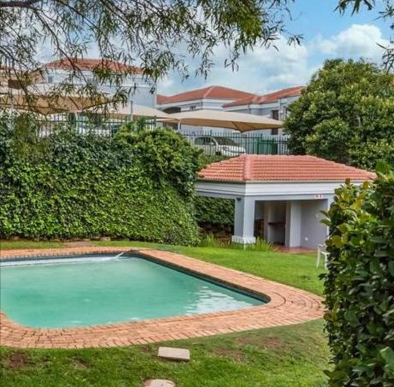 Northcliff Terrace 2 bedroom apartment, Johannesburg, South Africa