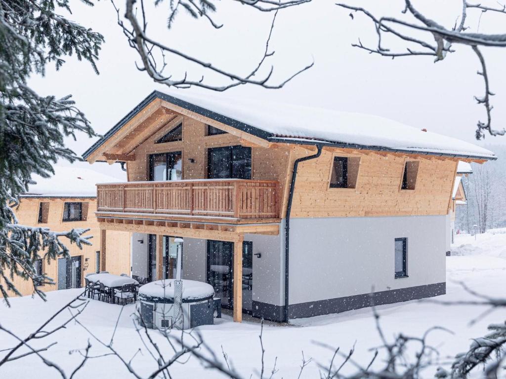 Chalet Arber in St Englmar with its own HotTube v zimě