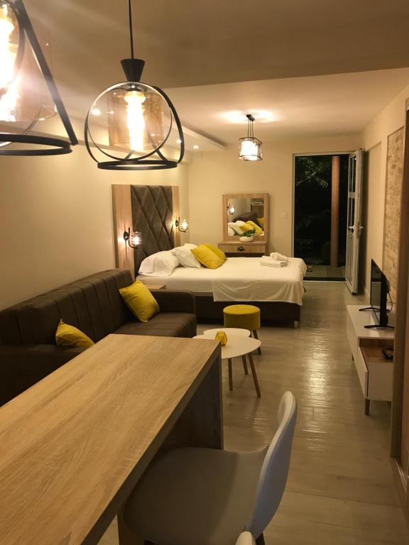 Postel nebo postele na pokoji v ubytování Apartments Ada Bojana