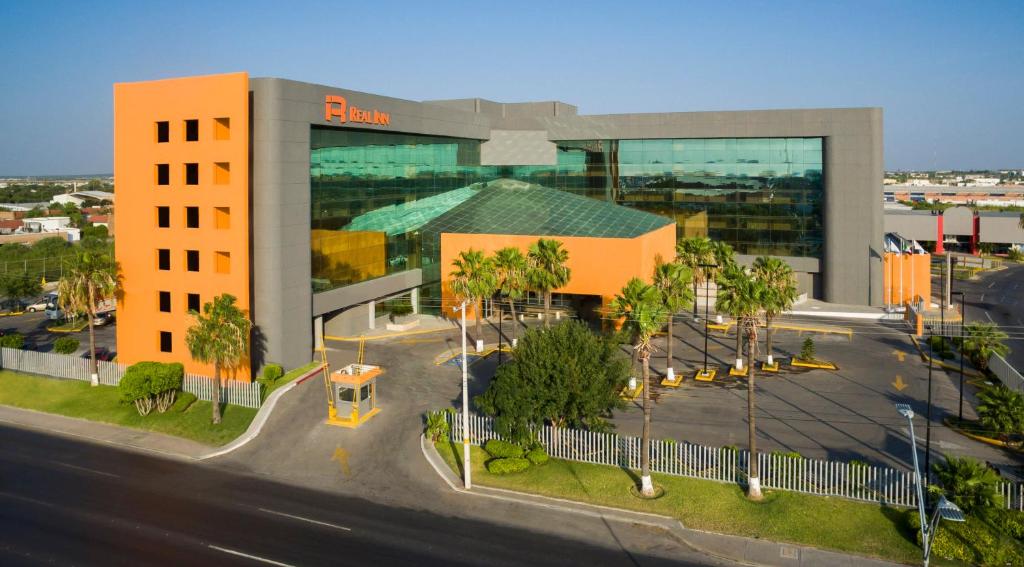 an overhead view of a building in a city at Real Inn Nuevo Laredo in Nuevo Laredo