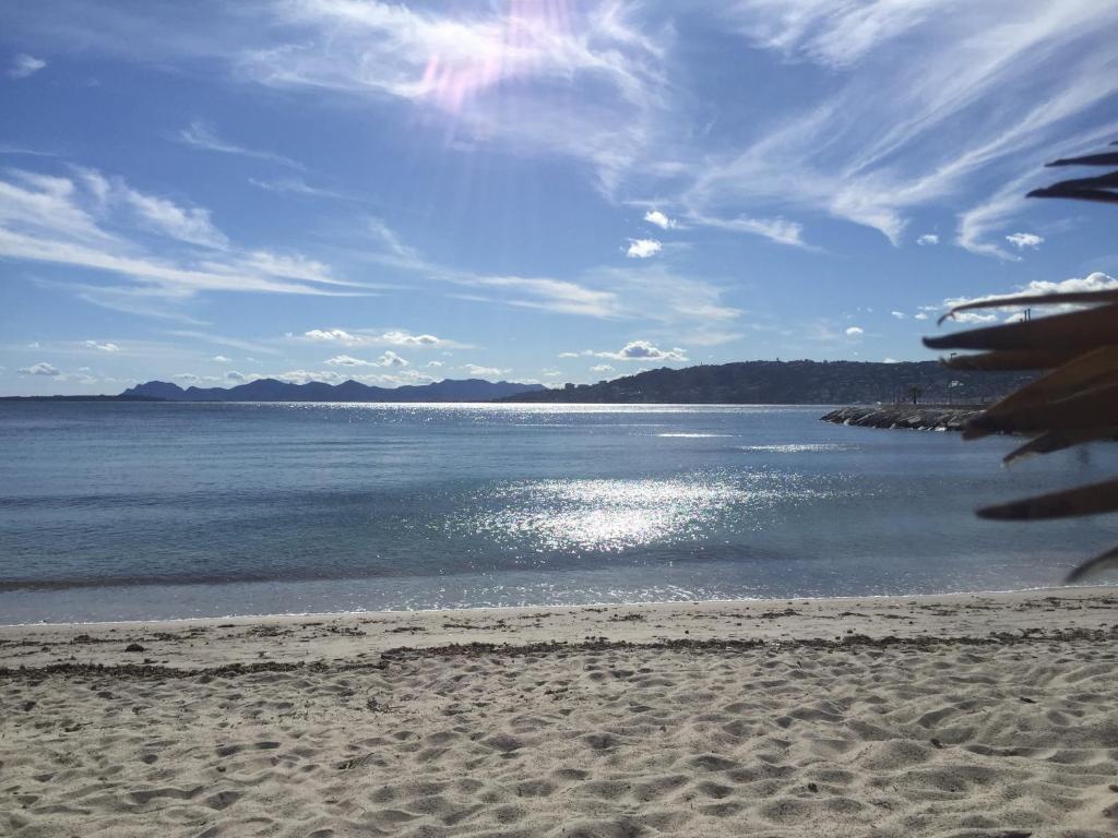 Foto dalla galleria di Maison bijou plage, juan les Pins-Antibes a Antibes