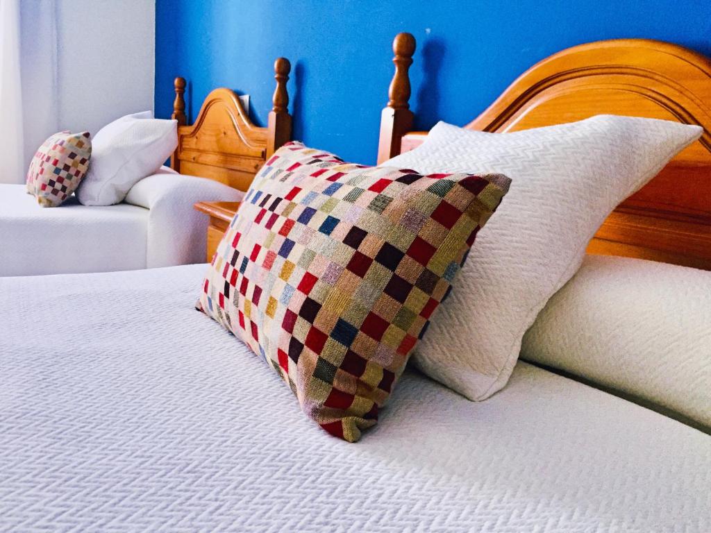 Hotel Rural Familiar Almirez-Alpujarra - Habitación Triple Con Vistas A La Montaña