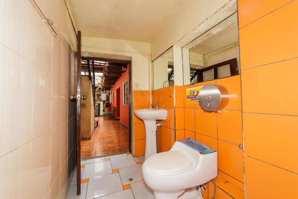 Koupelna v ubytování Ukukus Hostel