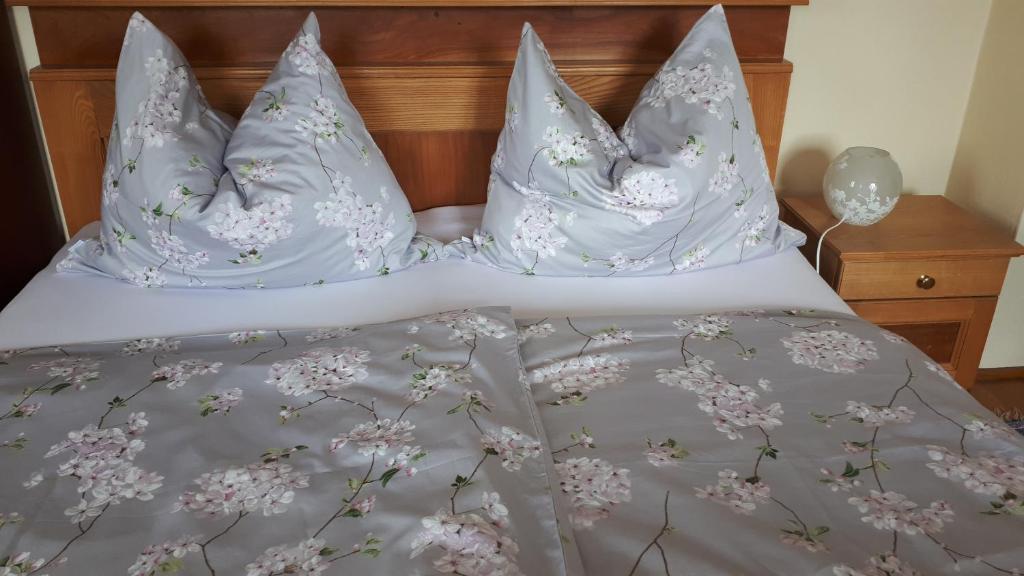 Postel nebo postele na pokoji v ubytování Bio Gesundheitshof Daxinger