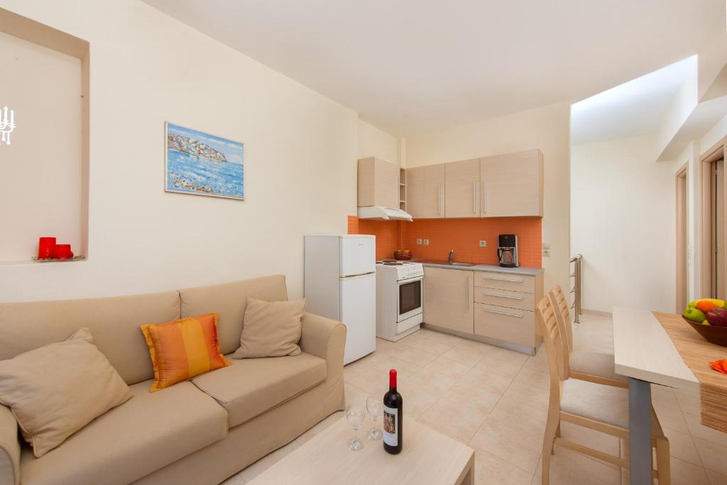 Kuchyň nebo kuchyňský kout v ubytování Renata's Villas