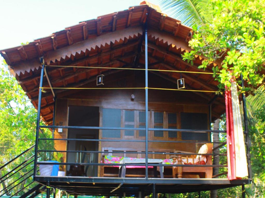 Rõdu või terrass majutusasutuses SHIV SAI HUTS