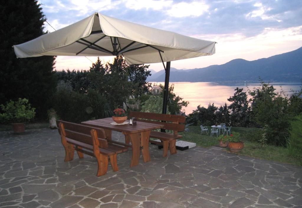 Bed and Breakfast Due Leoni - Apartamento Con Vistas Al Lago