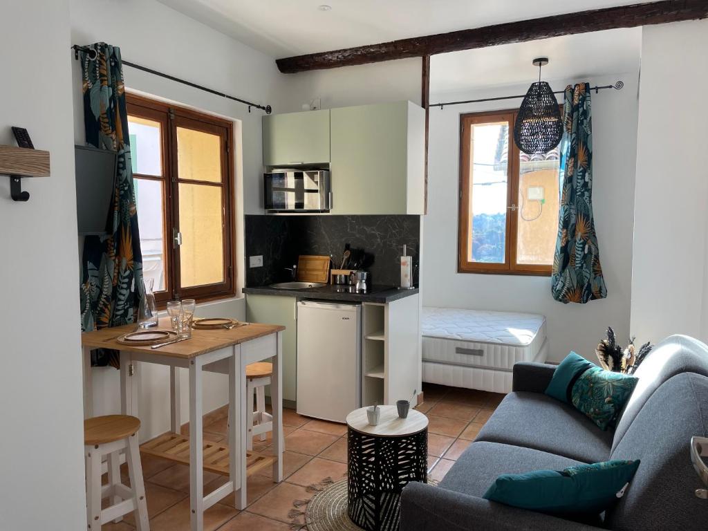 Imagen de la galería de Beau studio tout équipé dans le centre historique, en Biot