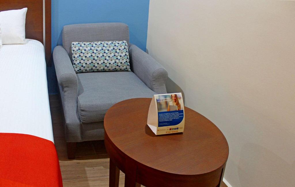 Postel nebo postele na pokoji v ubytování Comfort Inn Monterrey Norte