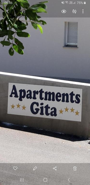 Certifikát, hodnocení, plakát nebo jiný dokument vystavený v ubytování Gita Apartmani