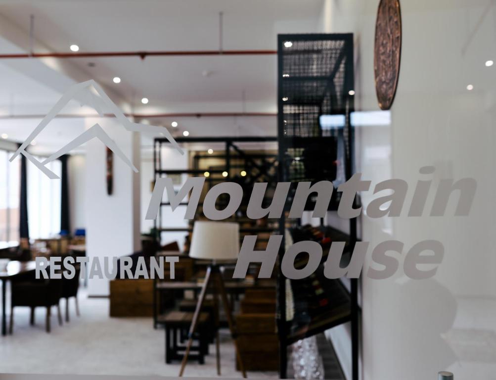 Restaurace v ubytování Mountain House Kazbegi