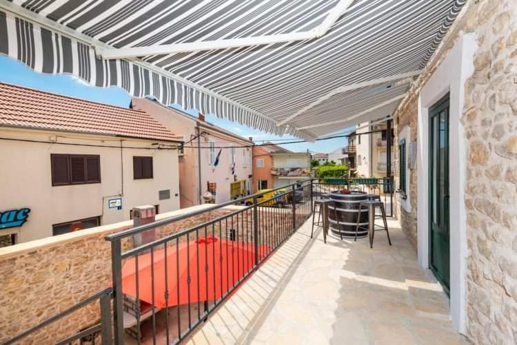 Balkón nebo terasa v ubytování Kuća za odmor Megi