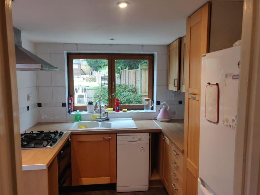 4 Double Bedroom Fully equipped Victorian terrace in Bath