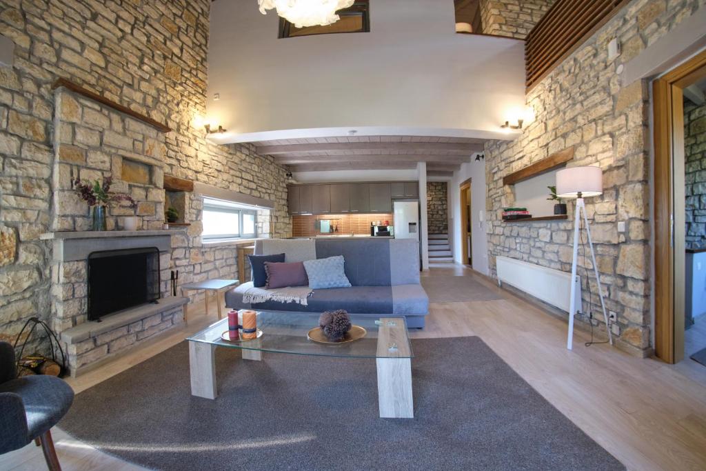 Posedenie v ubytovaní Kalpaki luxury maisonette 3