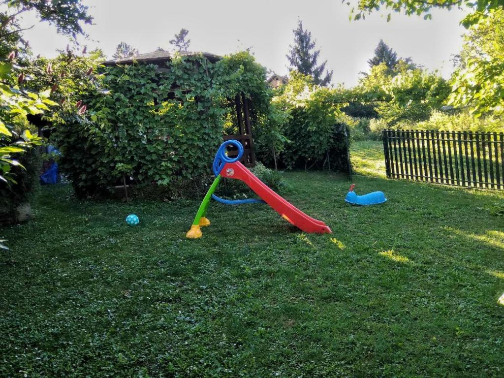 Herní místnost nebo prostor pro děti v ubytování Apartmani Zapis Vrdnik